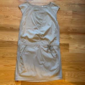 Sleeveless travel dress from Indygena